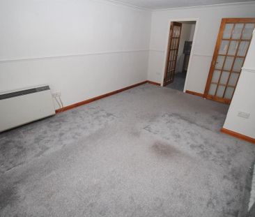 3 bedroom flat to rent - Photo 1