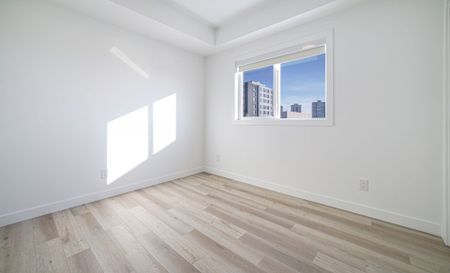 Jersey: Black Accents – 196 Colony, Winnipeg, MB - Photo 3