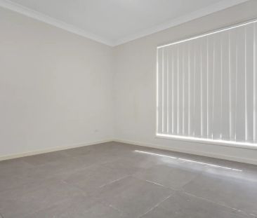 Stunning Family Home in Deception Bay! - Photo 5