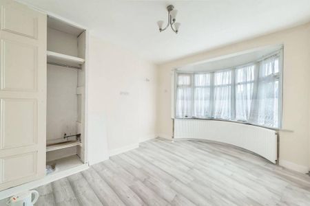 4 bedroom end of terrace house to rent - Photo 5