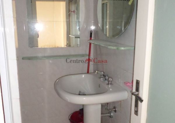 Appartamento non arredato, di ampia metratura, con 3 camere!