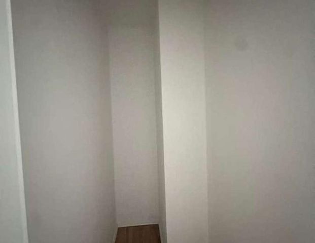 Frisch Renovierte 2-Zimmer Wohnung mit Stellplatz zu vermieten - Foto 1