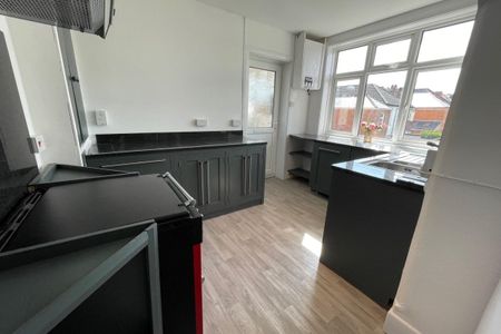 Kimberley Road, BOURNEMOUTH - Photo 3