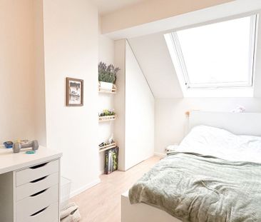 Woning te huur in Linkebeek voor € 1.900 met 4 slaapkamers - Photo 1