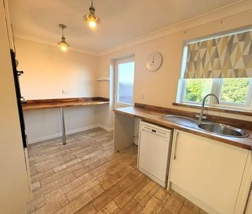 2 bedroom semi-detached house to rent - Photo 4