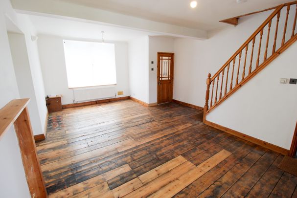 Abercynon Road, Mountain Ash, Rhondda Cynon Taf - Photo 1