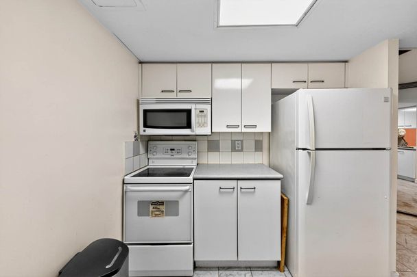 For Lease - 38 Elm Street Unit# 2302, Toronto, Ontario - Photo 1