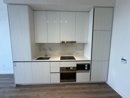 For Lease - 8 Interchange Way Unit# 3702, Vaughan, Ontario - Photo 3