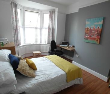 4 bedroom terraced house to rent - Photo 5