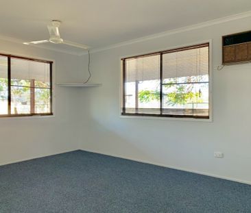 Neat & Tidy Family Home ! - Photo 4