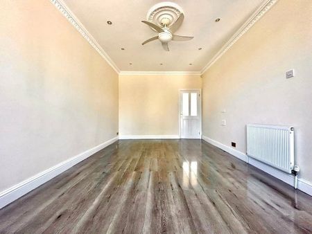 Ambleside Gardens, Ilford, IG4, Property for rent - Photo 2