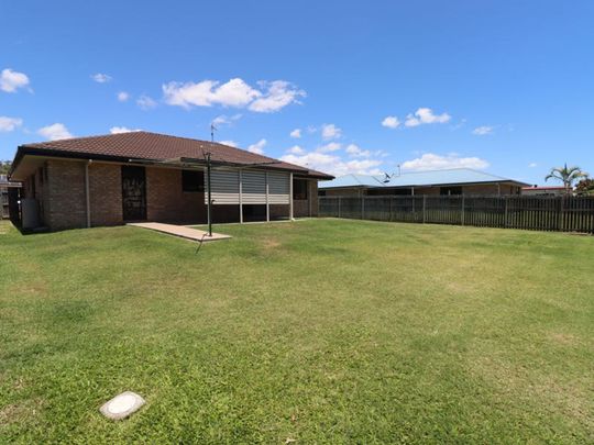 18 Moonstone Dr, 4655, Urangan Qld - Photo 1