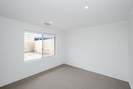 Brand new home awaits - Photo 3