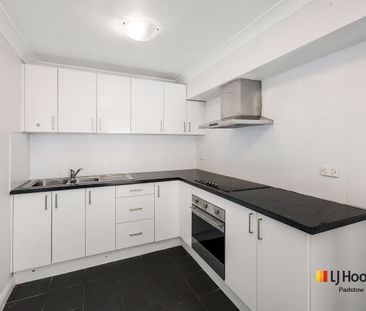 Modern One Bedroom Flat in Revesby - Photo 1