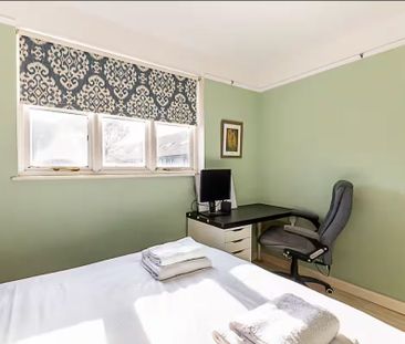 3 Bed Terraced House, Alice Lane, E3 - Photo 6