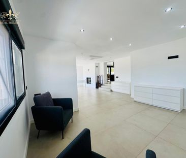 Exclusiva villa con vistas panorámicas, piscina y apartamentos inde... - Photo 3