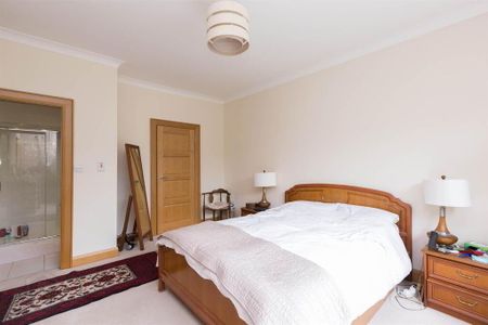 1 Larch Hill Avenue, Holywood, BT18 0JW - Photo 2