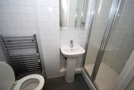 6 bedroom flat to rent - Photo 5