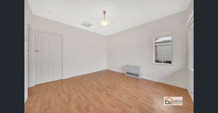 Cute and cosy apartment in boutique block! - Photo 3