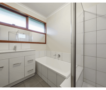 Charming Family Home in Prime Lilydale Location - Photo 2