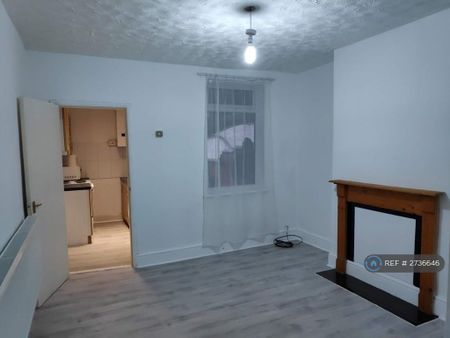 2 bedroom terraced house to rent - Photo 2