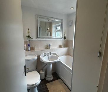 2 Bed Maisonette, Sandhills, SM6 - Photo 4