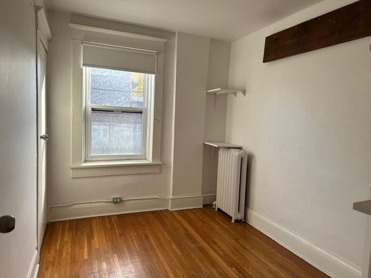 For Lease - 324 Harbord Street Unit# 1, Toronto, Ontario - Photo 1