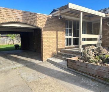 Spacious Family Home with Mountain Views and Exceptional Convenience - Photo 2