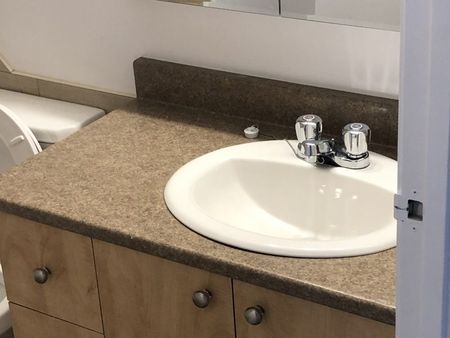 APPARTEMENT 3 ½ À LOUER - Photo 2