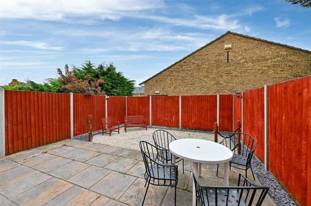 A modern three bedroom home with garage and off-street parking in a cul-de-sac location. - Photo 5