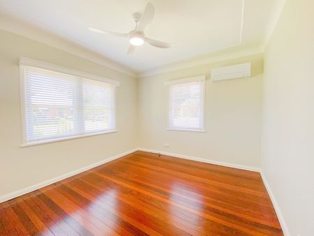 Beautiful 3-Bedroom Bungalow in the Heart of Central Maitland - Photo 2