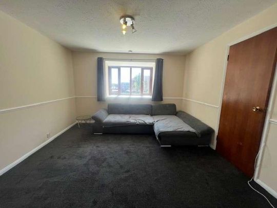 Latimer Court, Bryanstone Road, EN8 - Photo 1