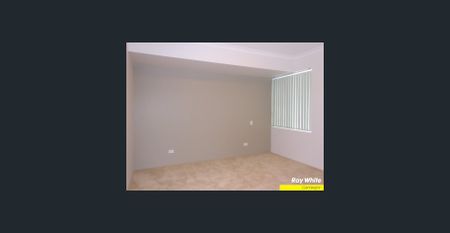 Neat & Low-Maintenance 3x2 Villa in a Handy Location - Photo 3