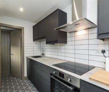 1 bedroom in a house share to rent - Photo 6