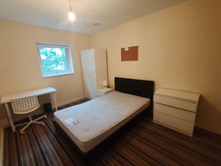 3 bedroom apartment to rent - Photo 3