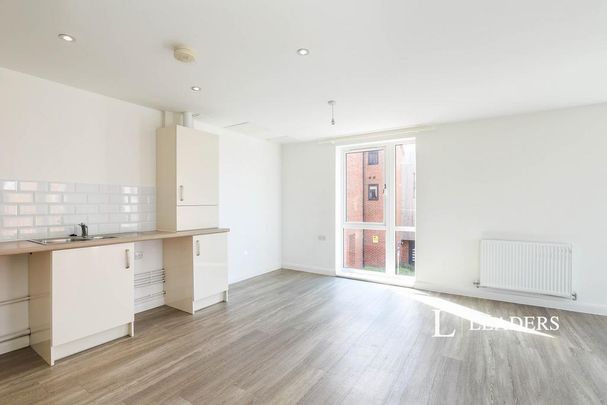 2 bedroom flat to rent - Photo 1