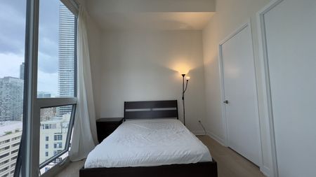 For Lease - 17 DUNDONALD Street Unit# 1704, Toronto, Ontario - Photo 3
