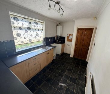 3 bedroom semi-detached house to rent - Photo 6