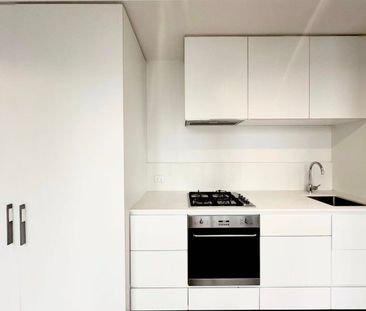 Spacious Amazing 2 Bedroom Apartment READY TO MOVE IN! - Photo 5