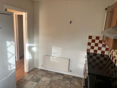 3 bedroom detached house to rent - Photo 3