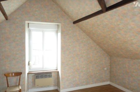 A louer à Gorron(53), centre-ville, un appartement comprenant une entrée. Au 1er étage, une cui... - Photo 3