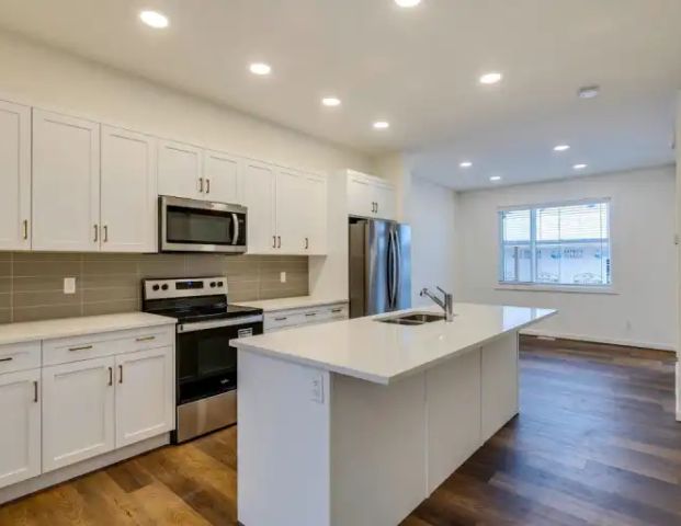 BRAND NEW DUPLEX IN LEGACY! Move in ready! | Calgary - Photo 1