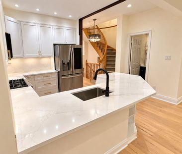 For Lease - 8 Edgemont Court, Richmond Hill, Ontario - Photo 1
