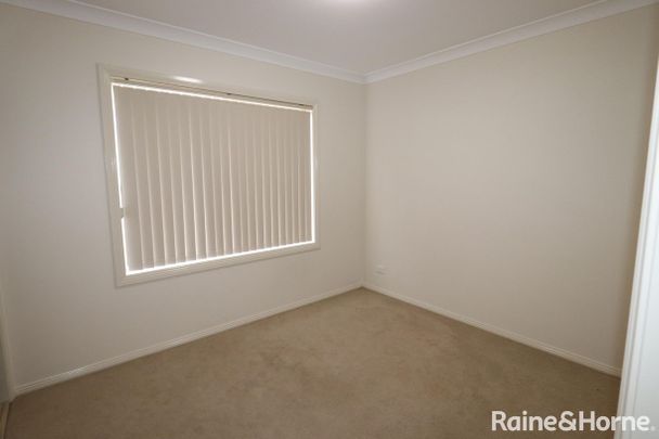 TWO BEDROOM UNIT IN A QUIET COMPLEX - Available Now !!! - Photo 1