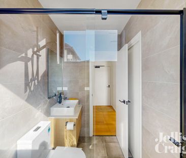 Contemporary Two Bedroom Apartment with Balcony in Prime Camberwell... - Photo 6