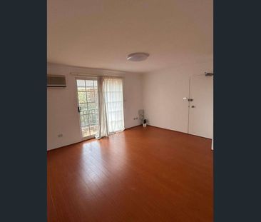 Cozy Two Bedroom Apartment Available For Lease - Photo 3
