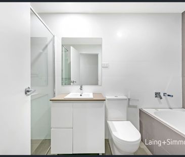 Modern Two Bedroom Apartment - Photo 5