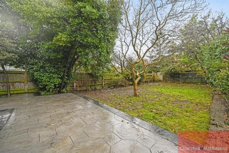 5 bedroom detached house to rent - Photo 2