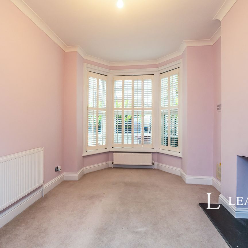 4 bedroom house to rent Clydesdale Avenue, Chichester, PO19 - Photo 1