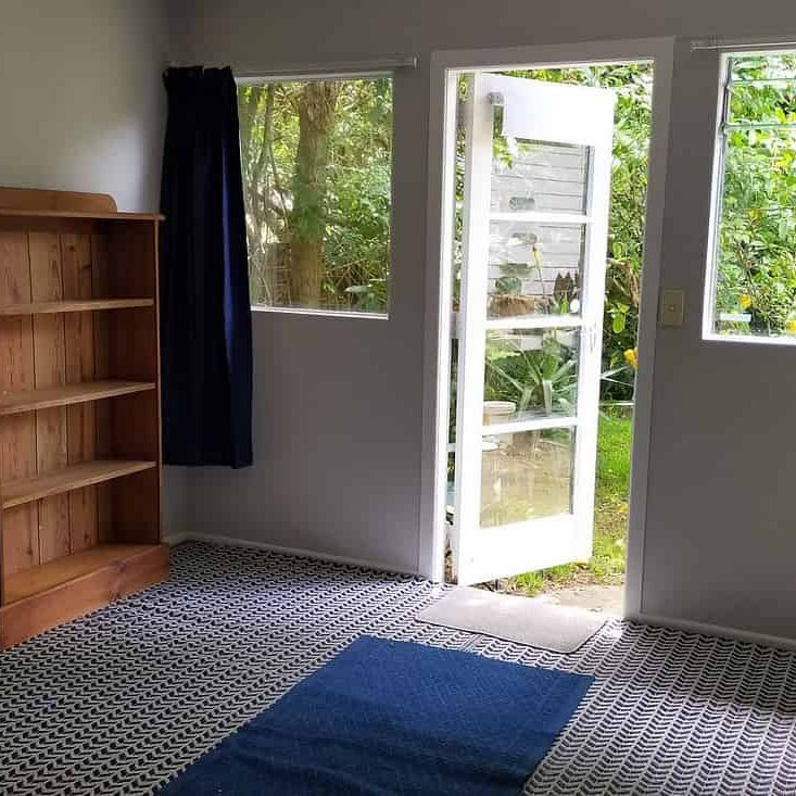 Furnished or unfurnished self contained studio - Photo 1